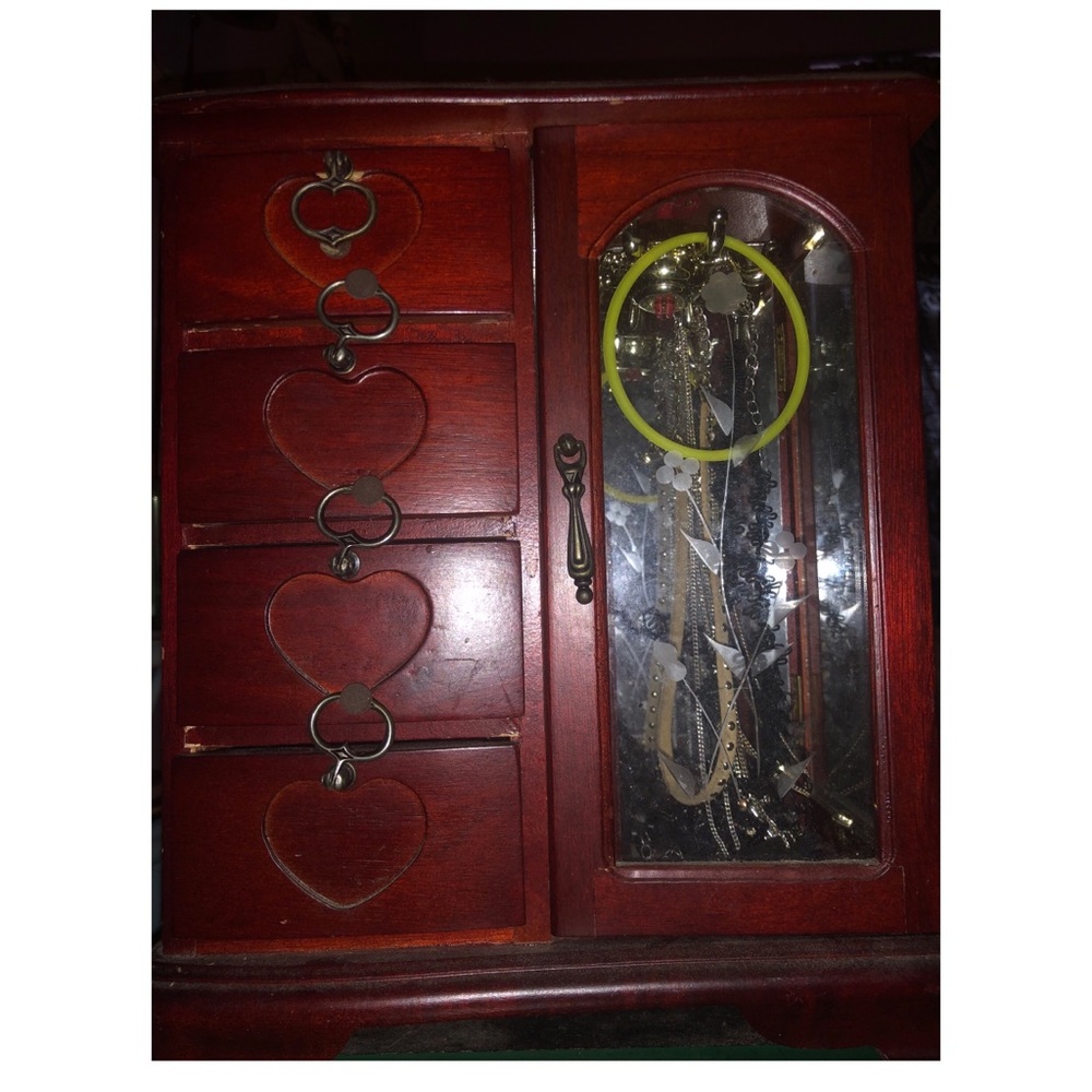 Jewelry box